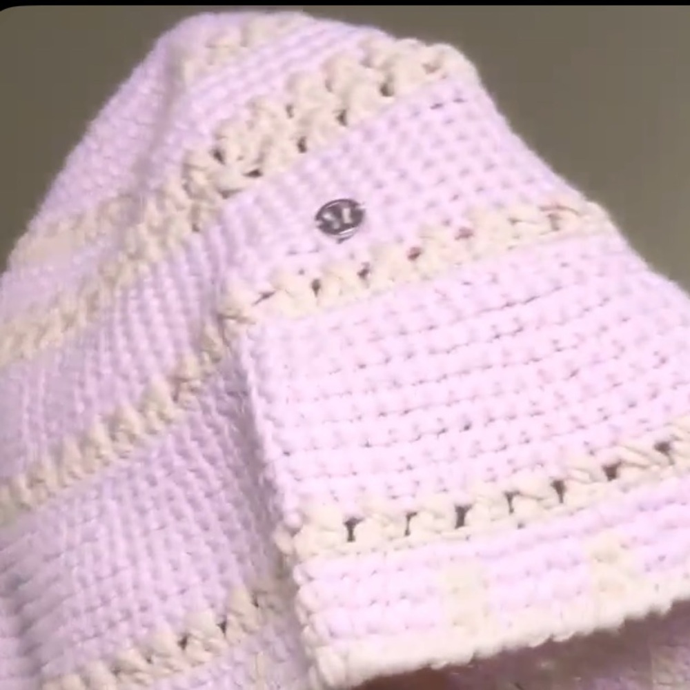 Lululemon Cotton Crochet Bucket Hat in Pink Organza/Light Ivory Size M/L - Picture 9 of 13